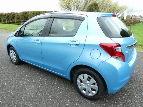2016 Toyota Vitz - Thumbnail